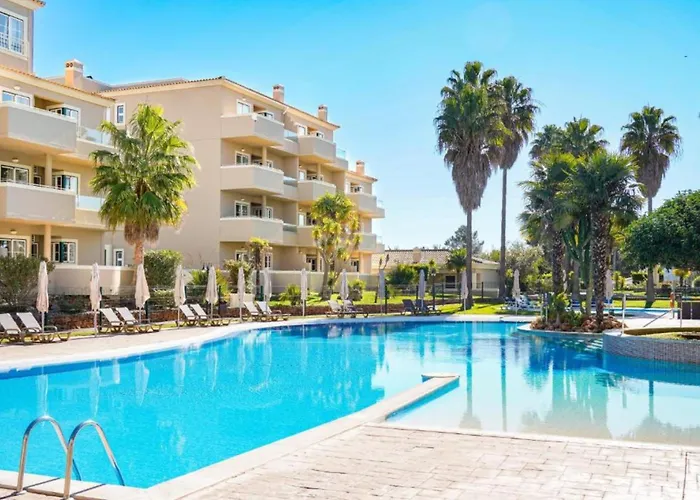 Apartment Vplaza Private Garage,balcony&pool View Flat