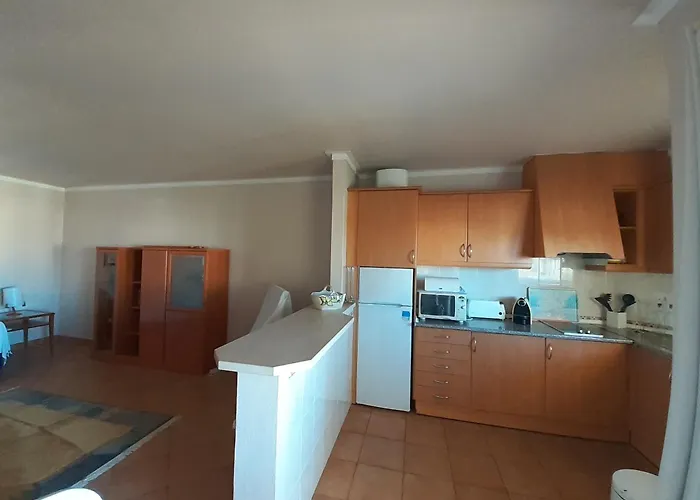 Vplaza Private Garage,balcony&pool View Flat *