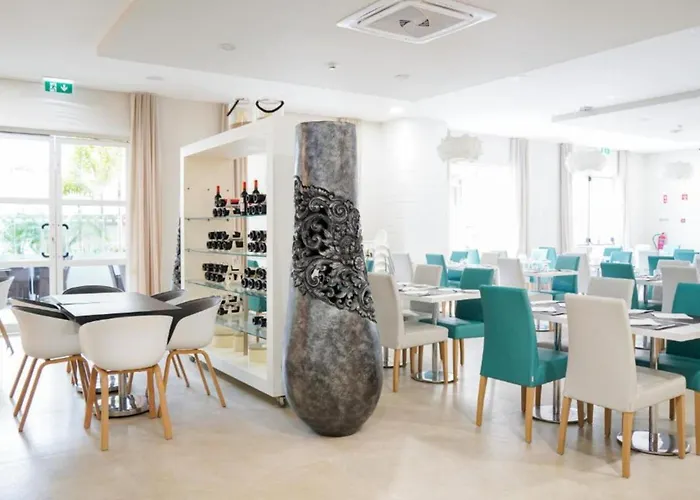 Apartment Vplaza Private Garage,balcony&pool View Flat