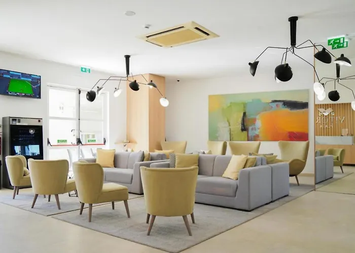 Vplaza Private Garage,balcony&pool View Flat Apartment *